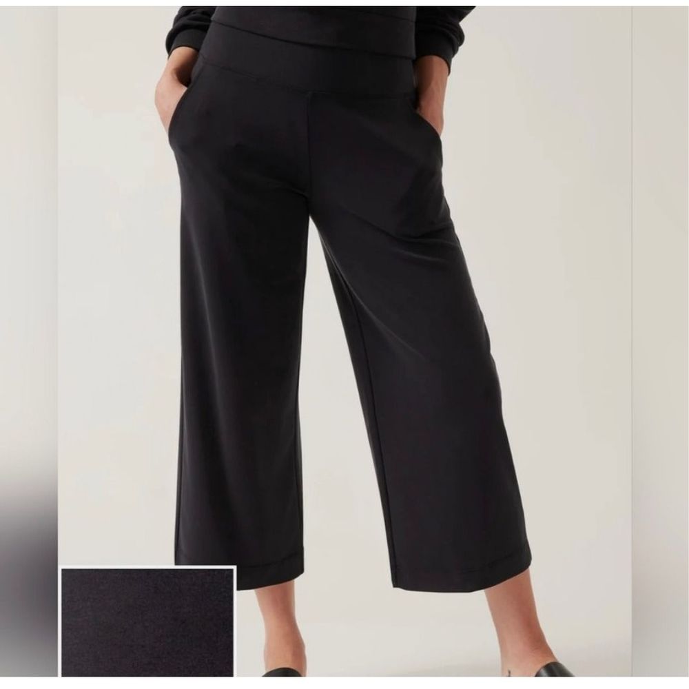 Athleta Seasoft Wide Crop
Pant Black size large tall